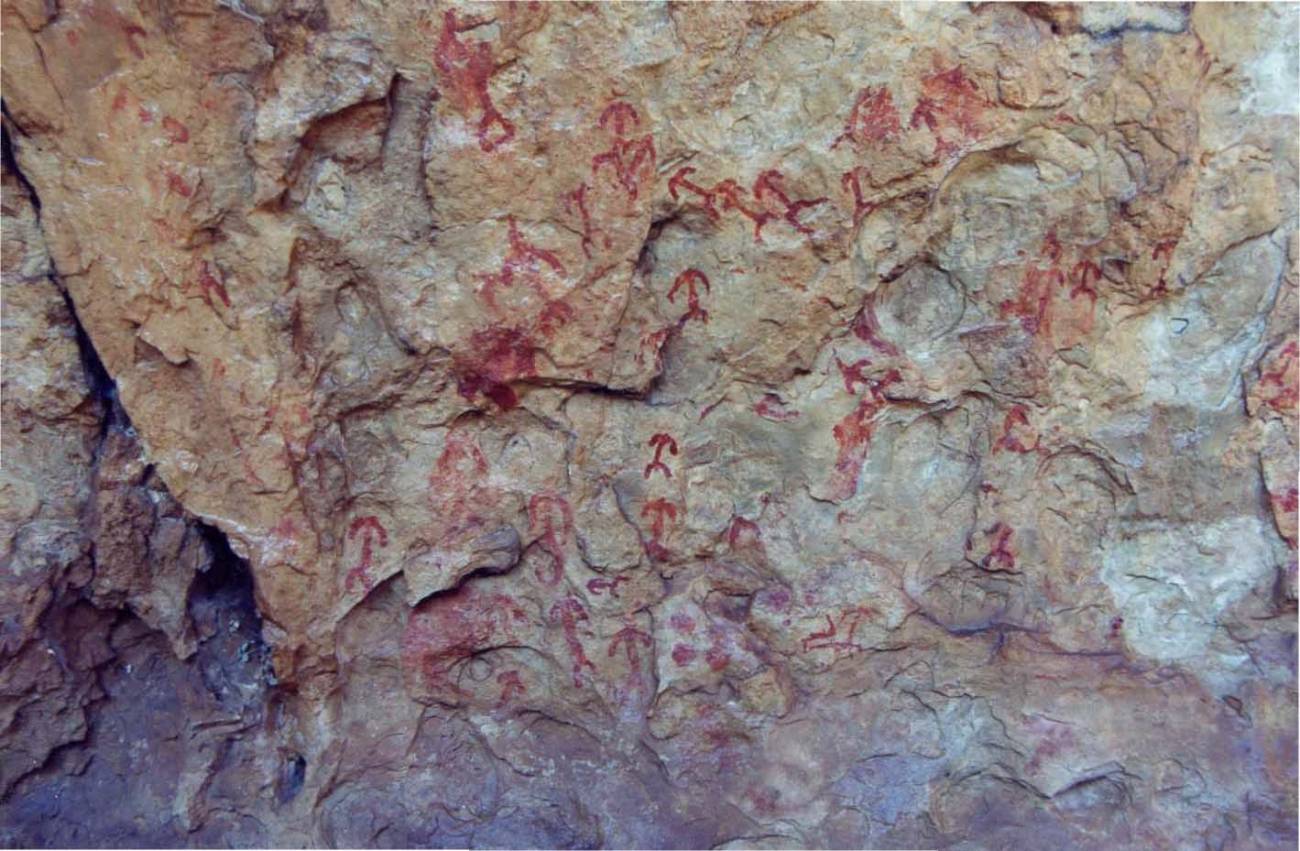 Figuras humanas en Abrigo Remacha / Luz Cardito Rollán.