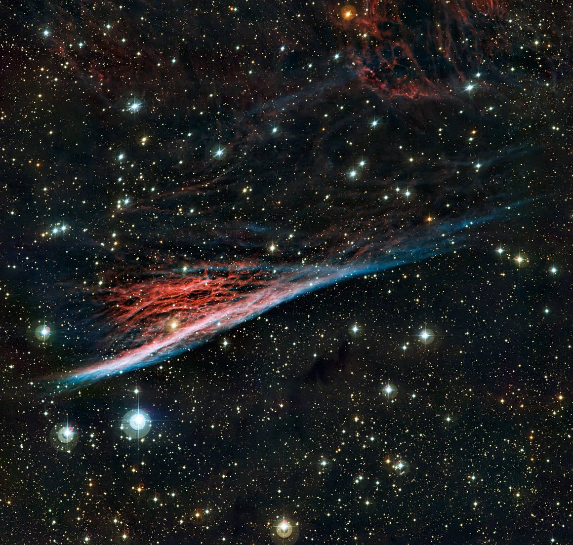 Una ‘escoba de bruja’ surca el espacio
