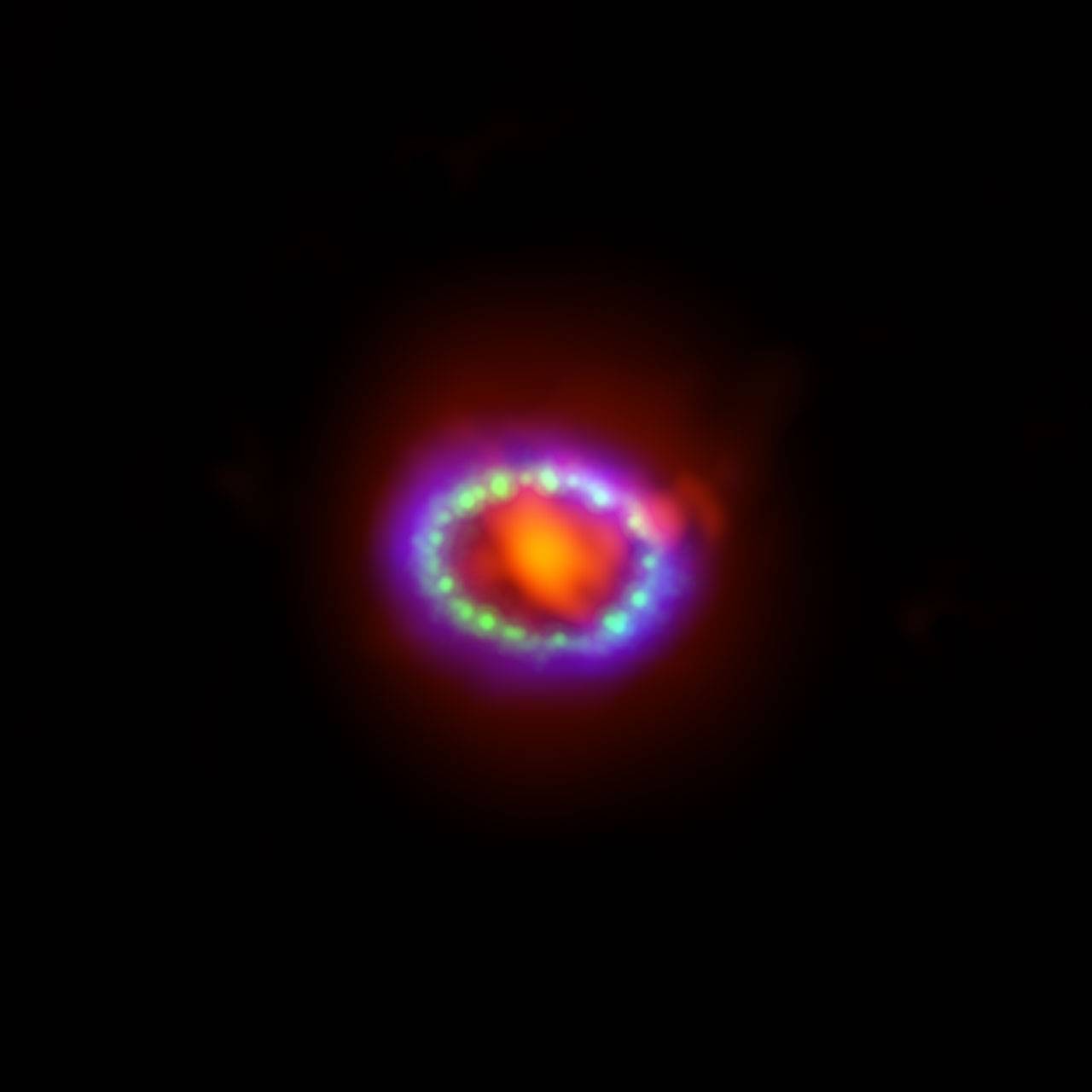 Una supernova actúa como fábrica de polvo cósmico