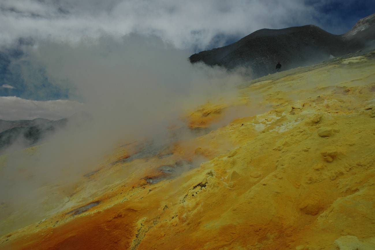 Volcán del macizo de Lastarria-Cordón del Azufre.