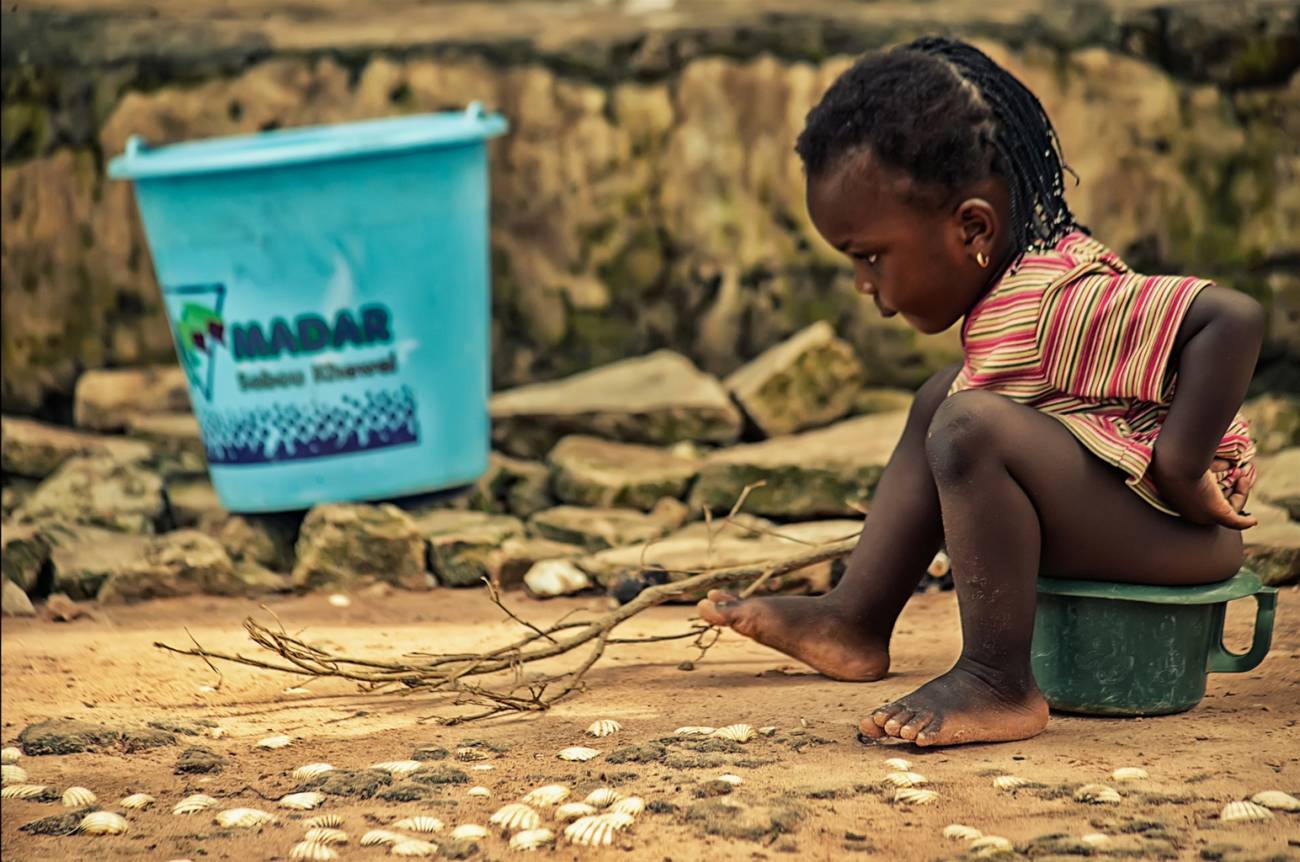 Una niña en Dakar, Senegal en 2003. / Asier Reino 