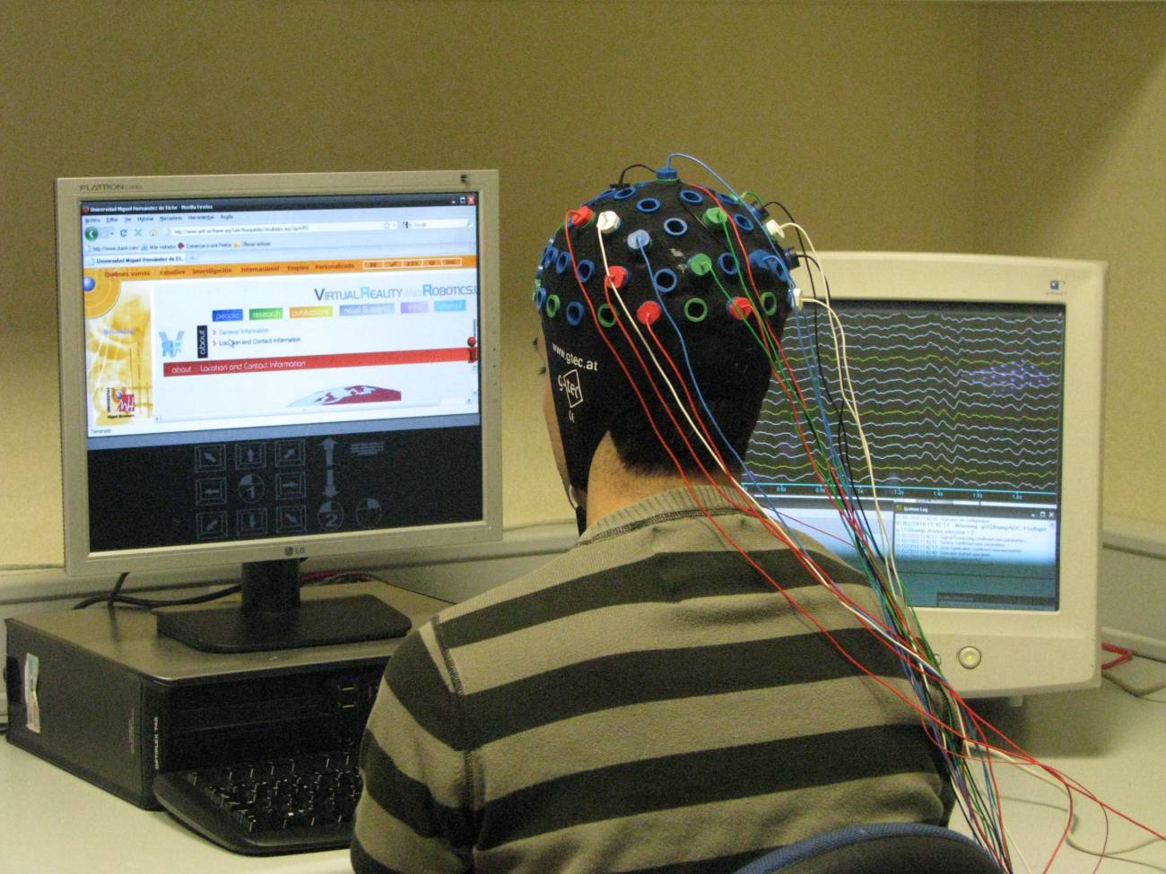 Desarrollan una interfaz que permite navegar en Internet utilizando señales cerebrales