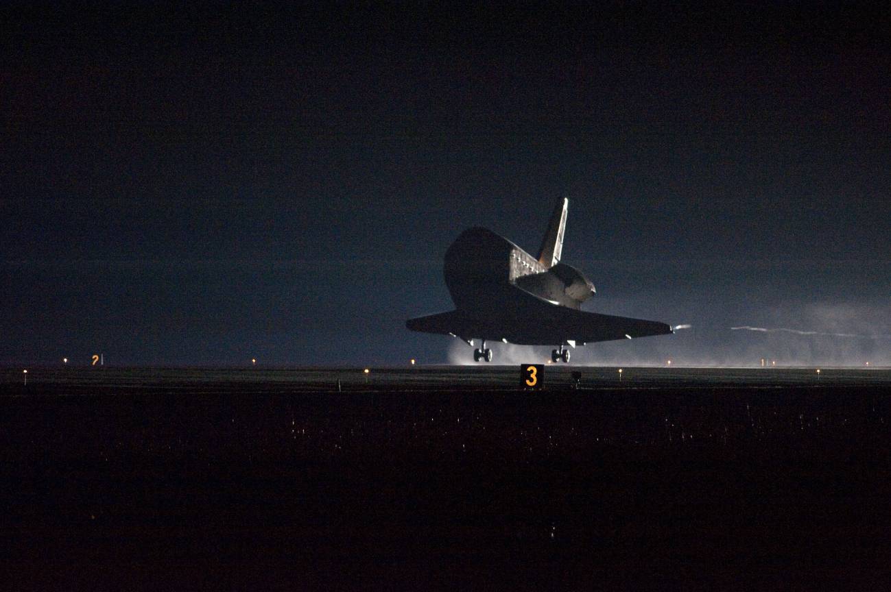 El Endeavour vuelve a la Tierra 