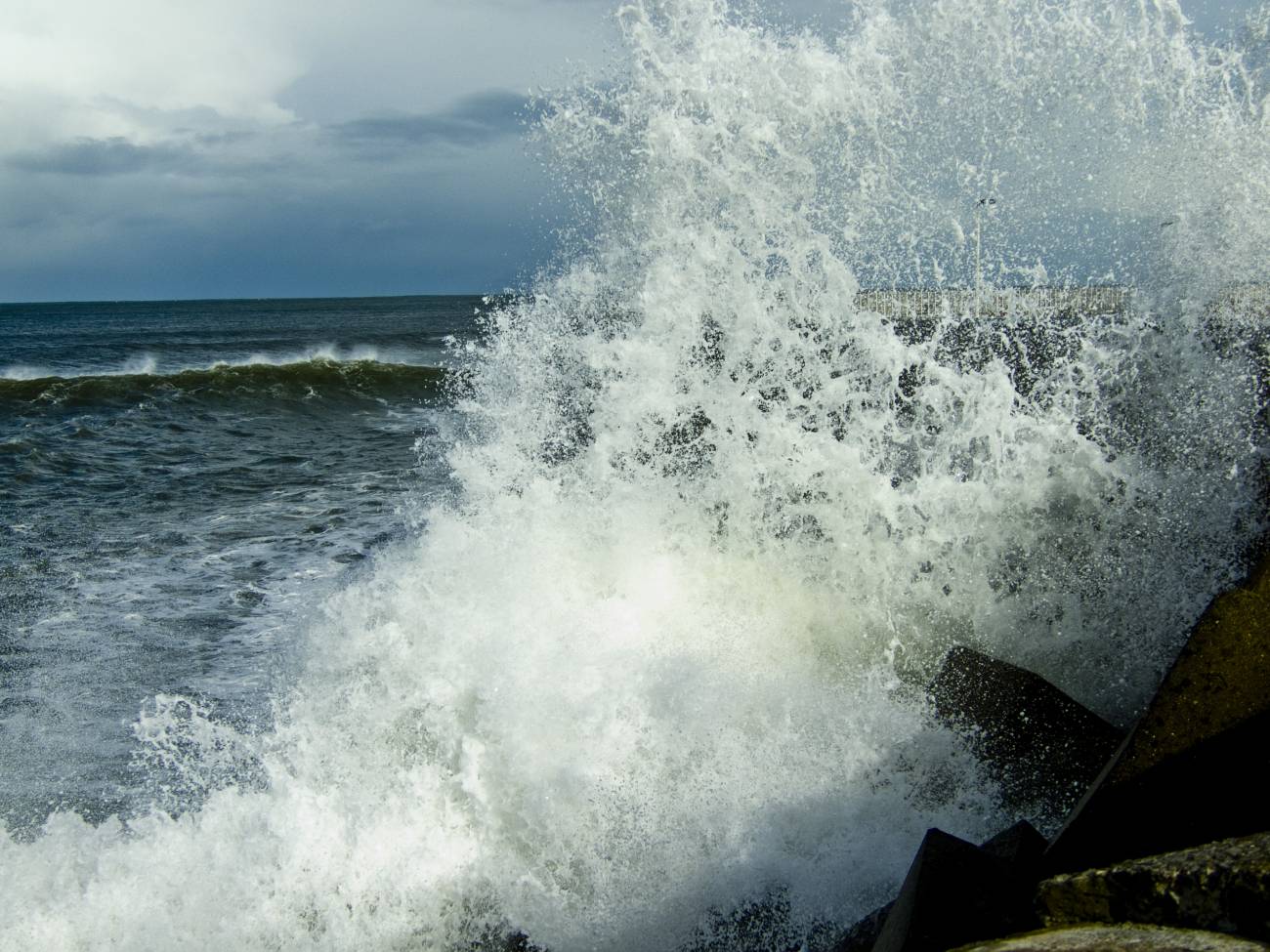 La altura de las grandes olas cambia según el mes