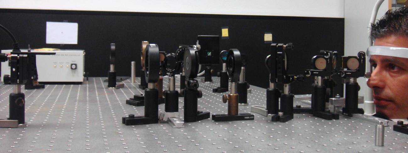Primer simulador visual binocular de óptica adaptativa del mundo