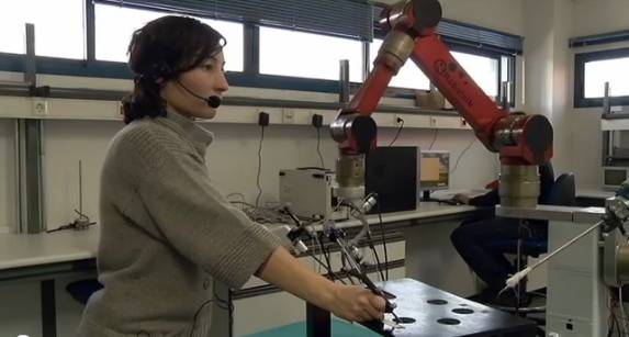 Cirujanos del futuro, robots capaces de entender voz y gestos para asistir en una operación