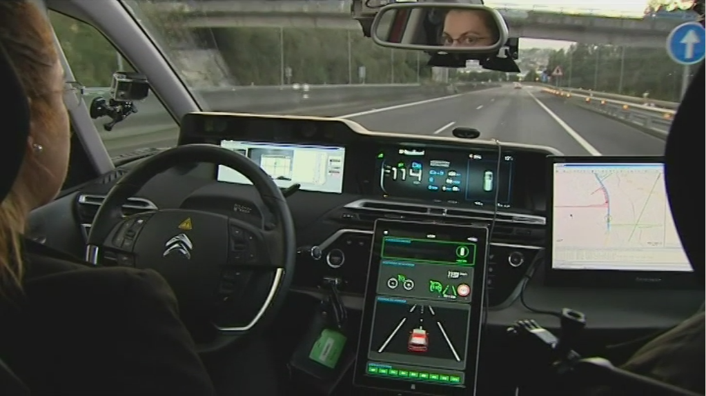Conducir sin llevar las manos al volante