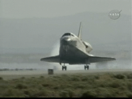 El Atlantis aterriza en California