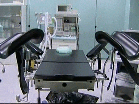El Gobierno propone que las adolescentes de 16 puedan abortar sin consentimiento paterno
