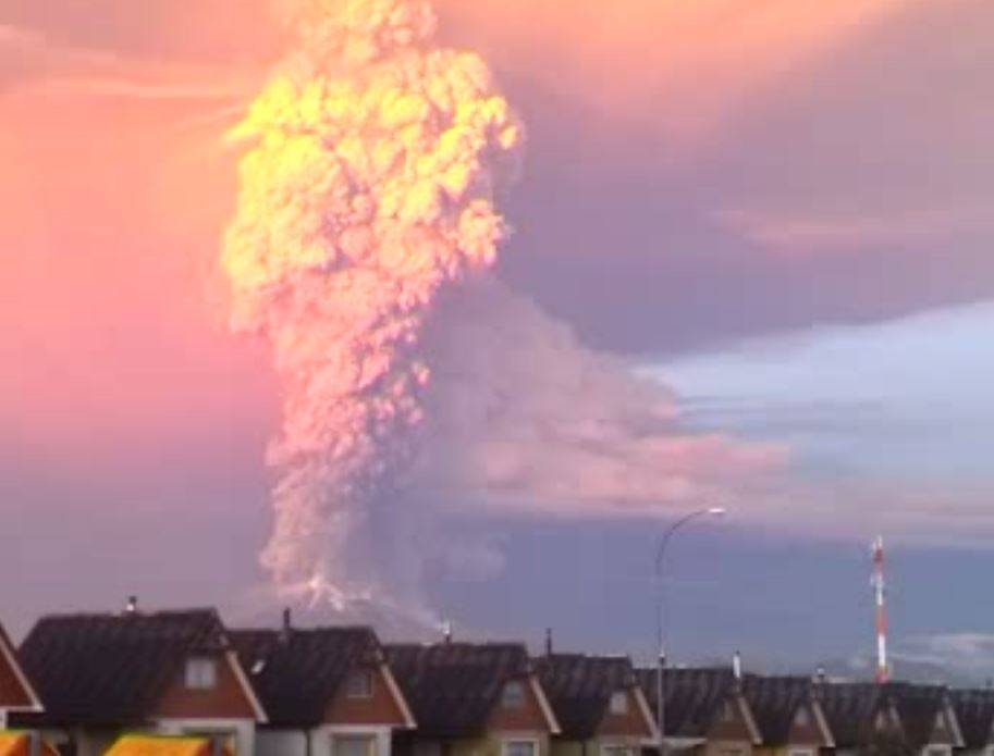 Estado de excepción en Chile por la erupción del volcán Calbuco