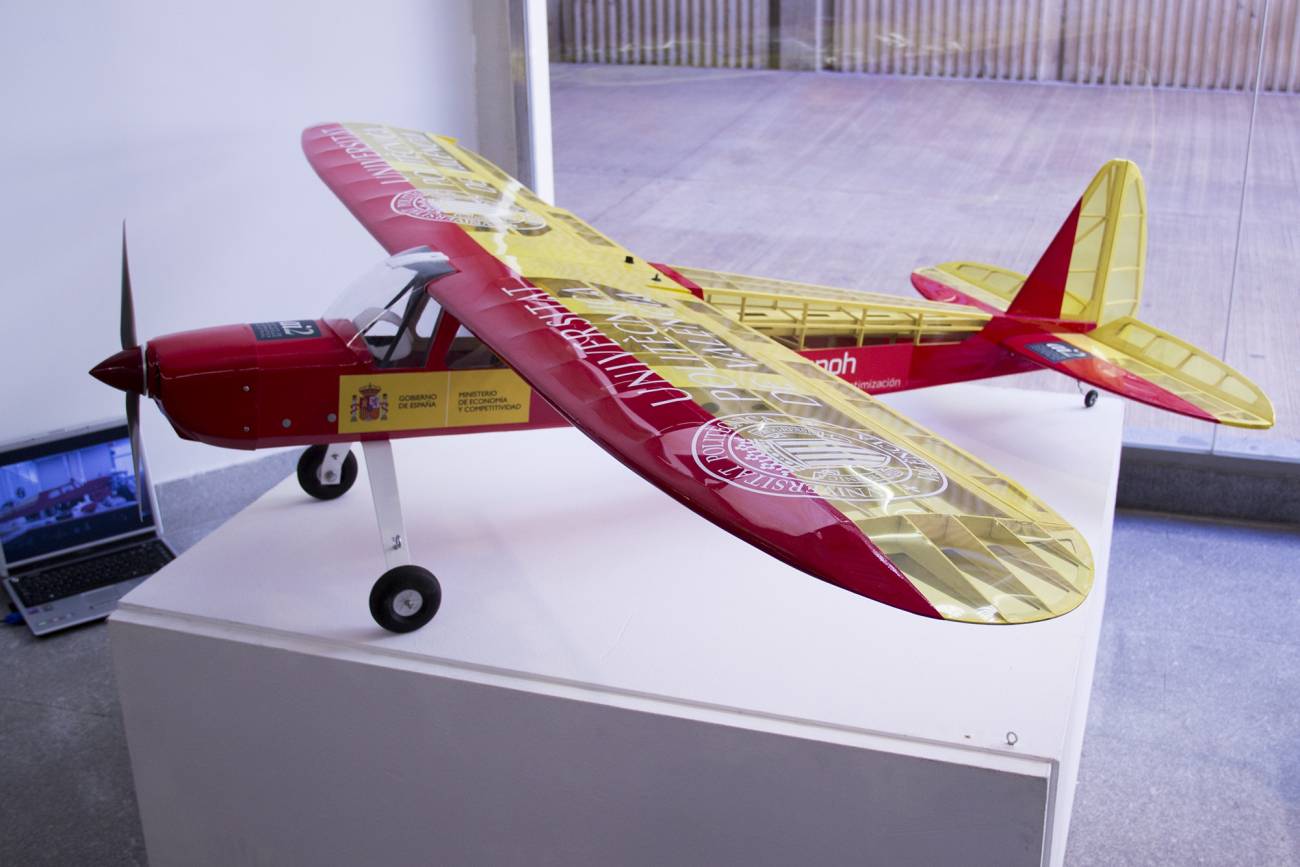 UAV expuesto en la Feria de los Inventos UPV