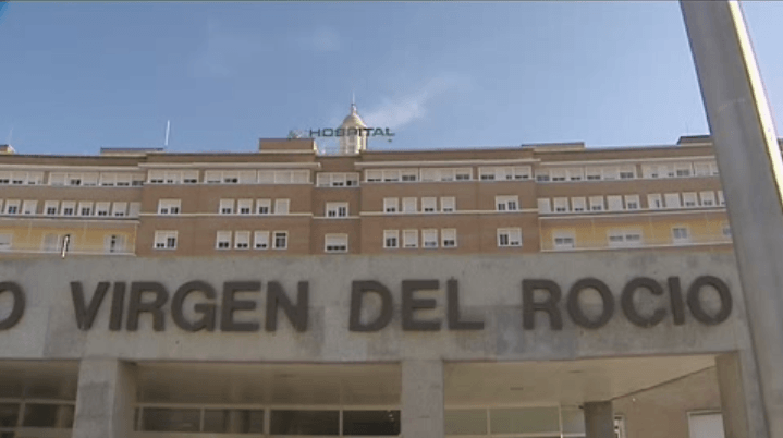 Fachada del Virgen del Rocío