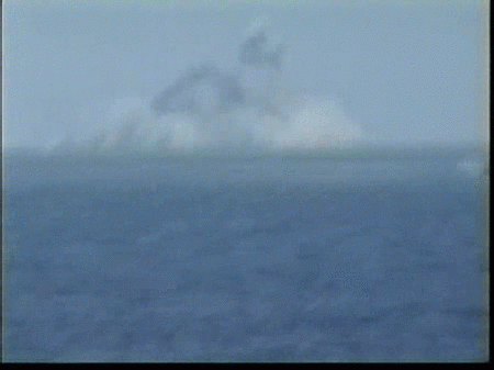 La erupción de un volcán submarino