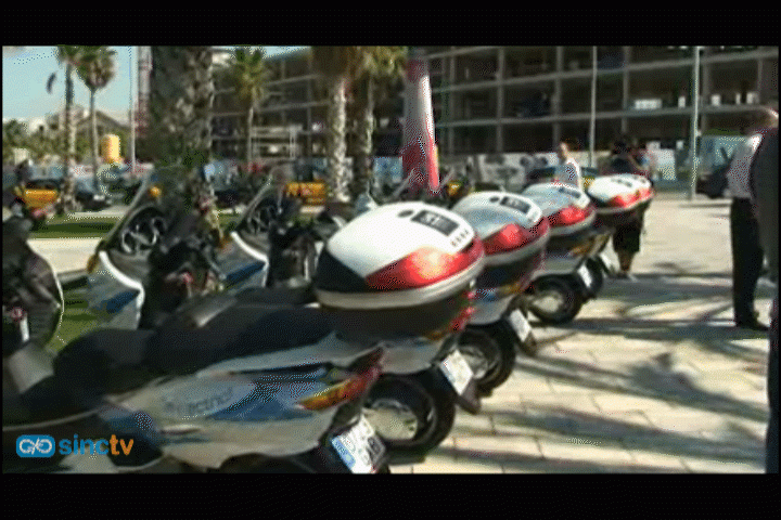 Los hoteles de Barcelona ofrecen hacer turismo "verde" en motos eléctricas