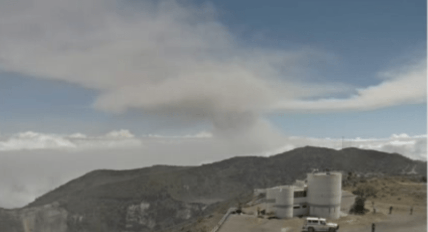 Un volcán en Costa Rica suma siete erupciones en dos días