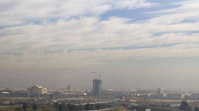 Una "boina" de contaminación cubre Sevilla