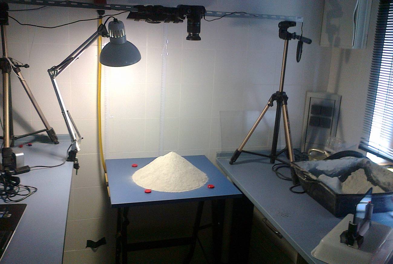 Analizan volcanes de laboratorio mediante sensores Kinect