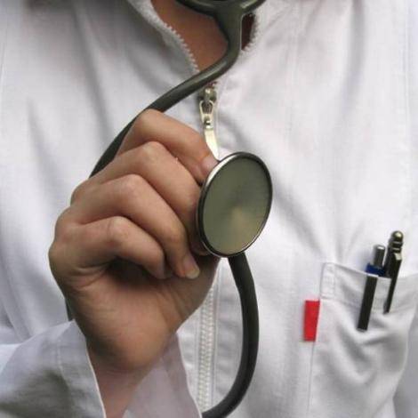 Andalucía incentivará a los profesionales que compaginen su labor asistencial con la investigadora