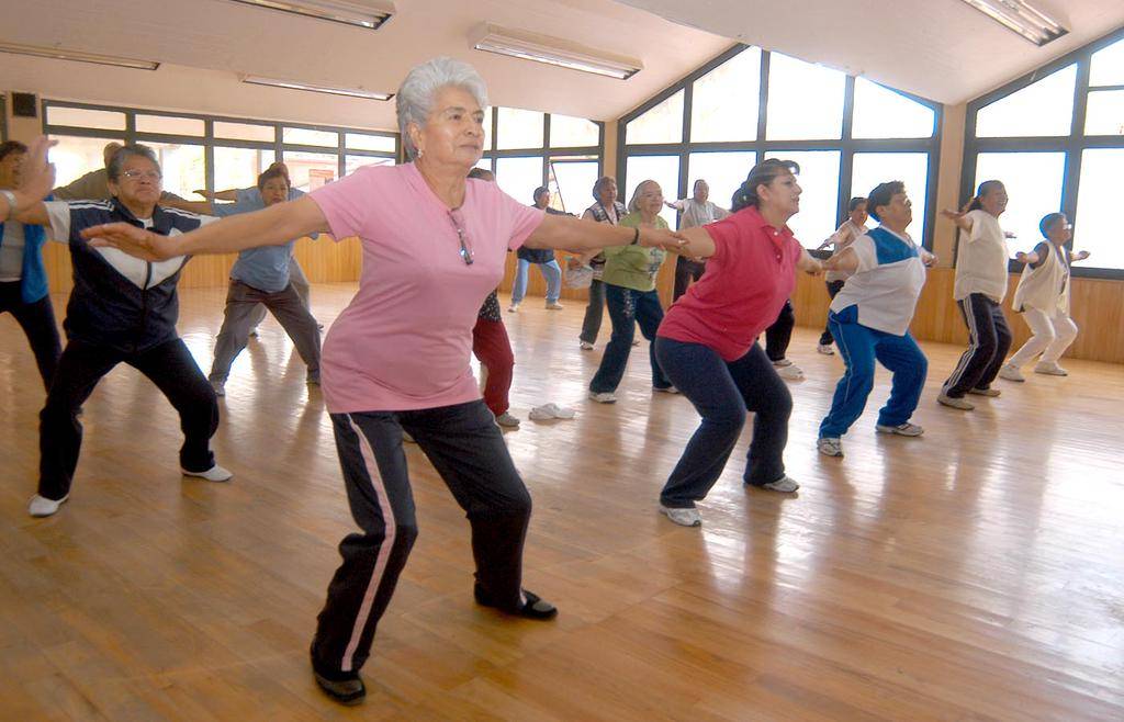 Bailar mejora la presión arterial y el sueño en mujeres hipertensas