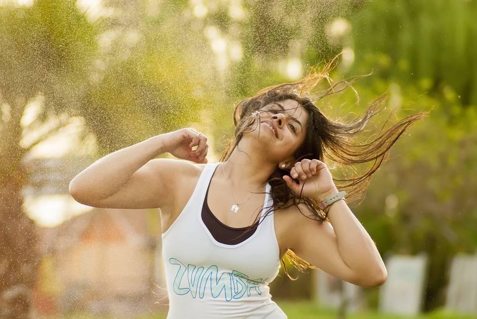 Bailar zumba mejora la salud emocional