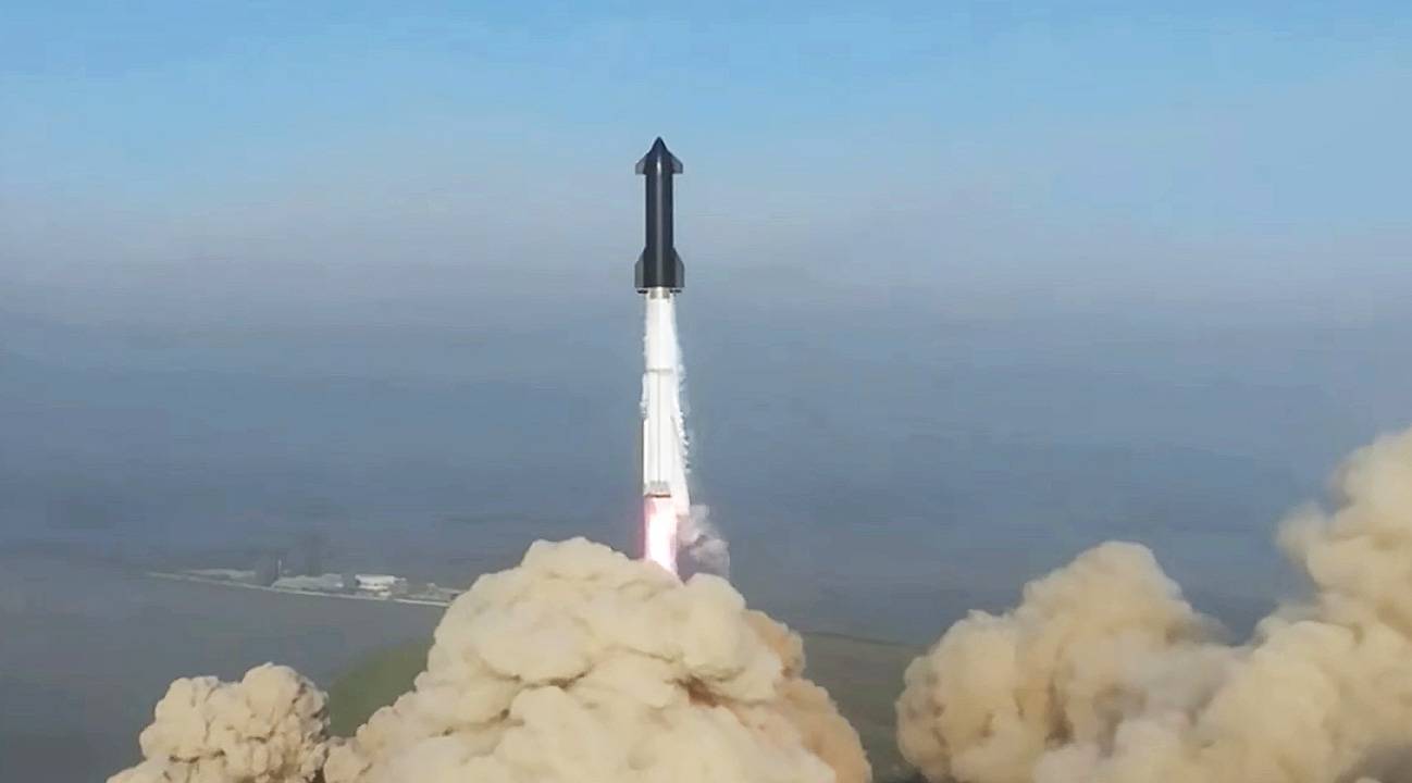 Fotograma cedido por SpaceX de la transmisión del lanzamiento del cohete Starship