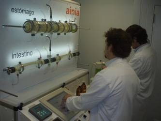 Crean un digestor que simula el proceso digestivo humano