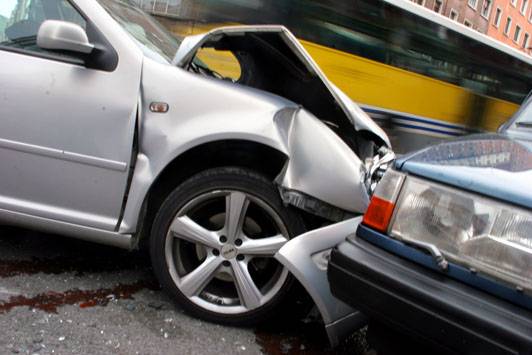 Criminalizar las imprudencias al volante mejora la seguridad vial