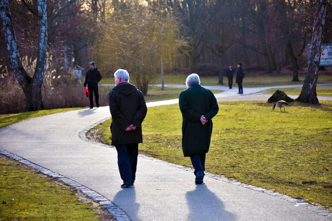 Definir la edad biológica de un individuo por sus indicadores médicos