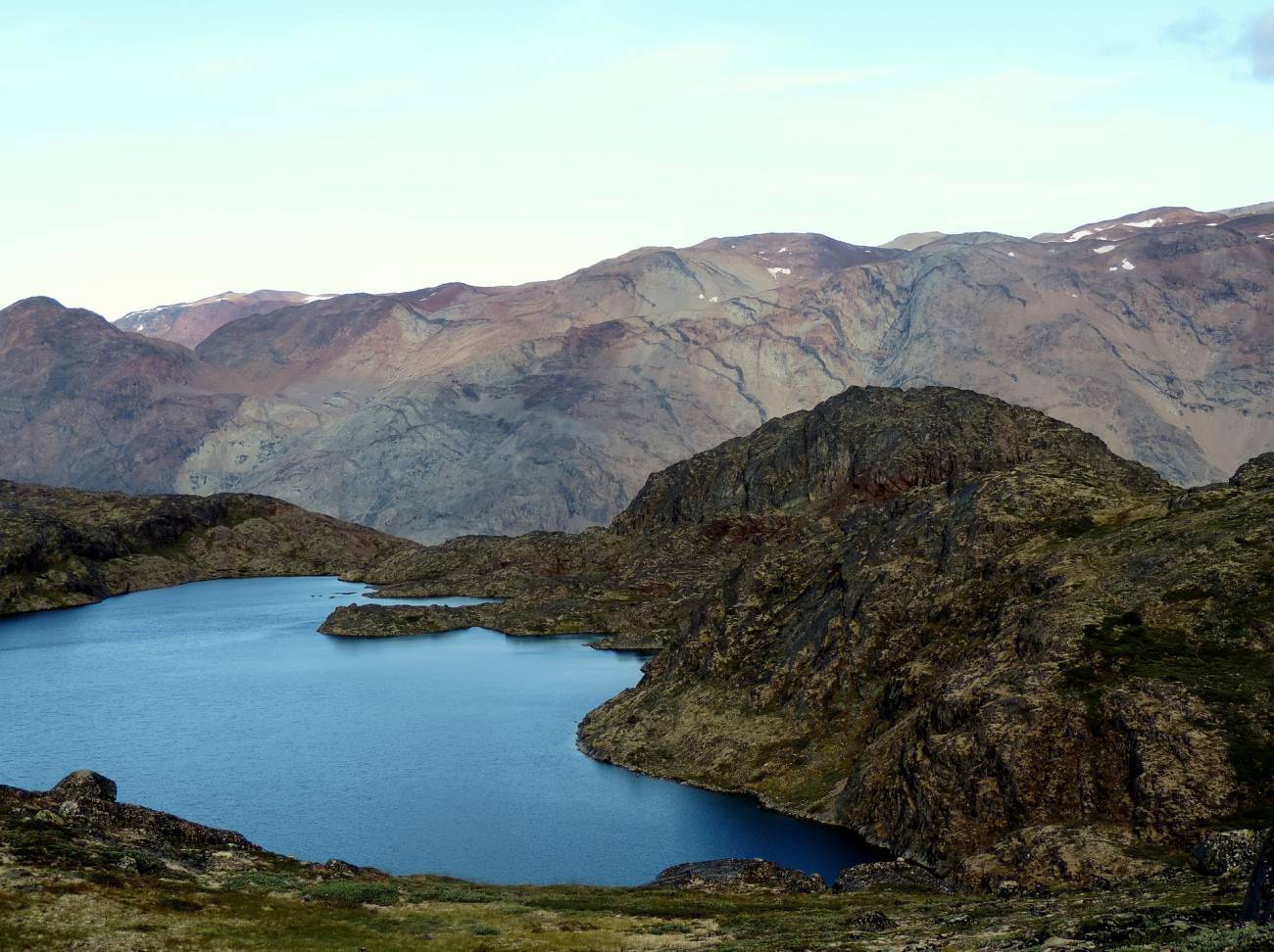 Detectan por primera vez microplásticos en un lago de agua dulce del Ártico