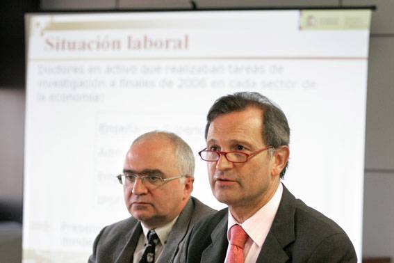 El 25% de los científicos que se han doctorado han tenido que desempeñar otra ocupación para financiar sus estudios