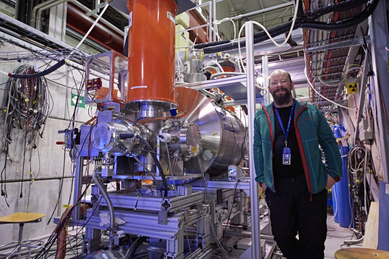 El CERN registra la mejor medida del momento magnético de la antimateria