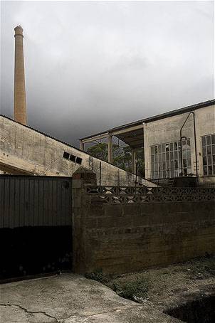 Fábrica de piensos en Dènia. Foto: Lolo Riazzo.