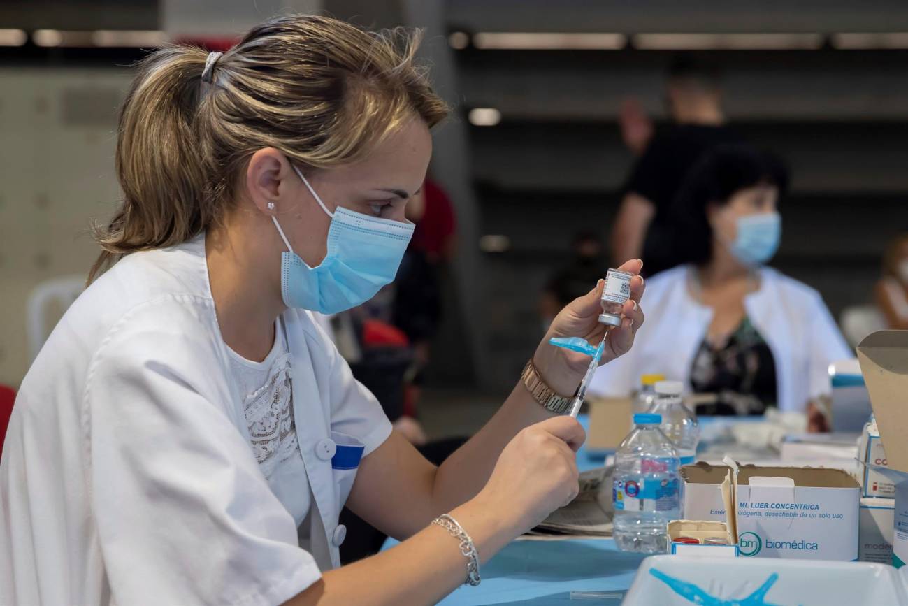 El Gobierno trabaja en un plan para abordar el coronavirus como una gripe