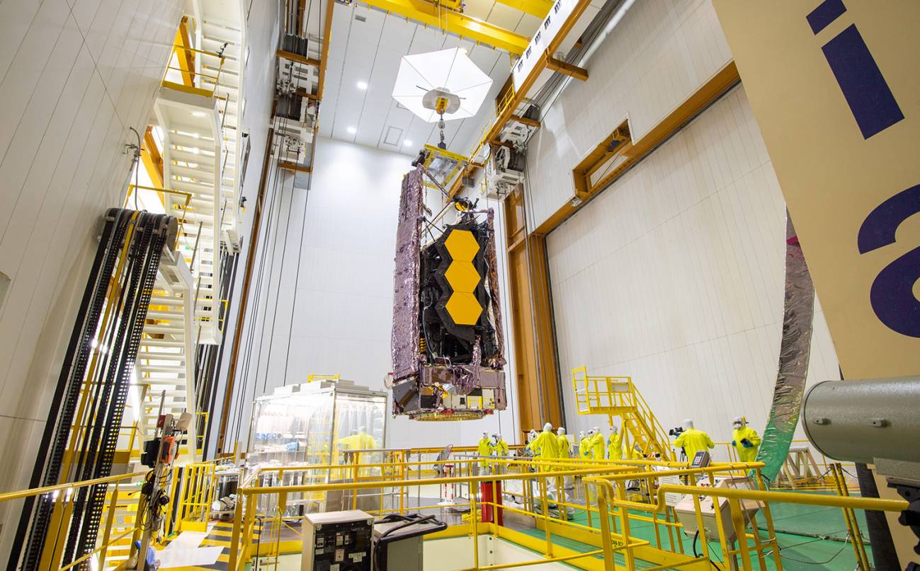 El lanzamiento del telescopio James Webb se retrasa por un problema de comunicación