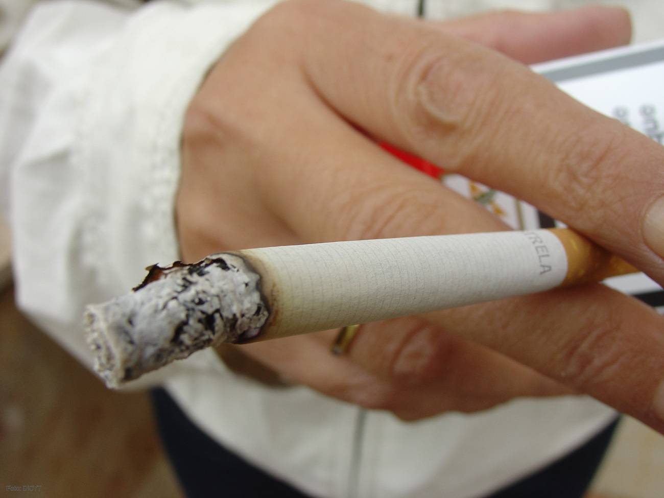 Cigarrillo consumiéndose 