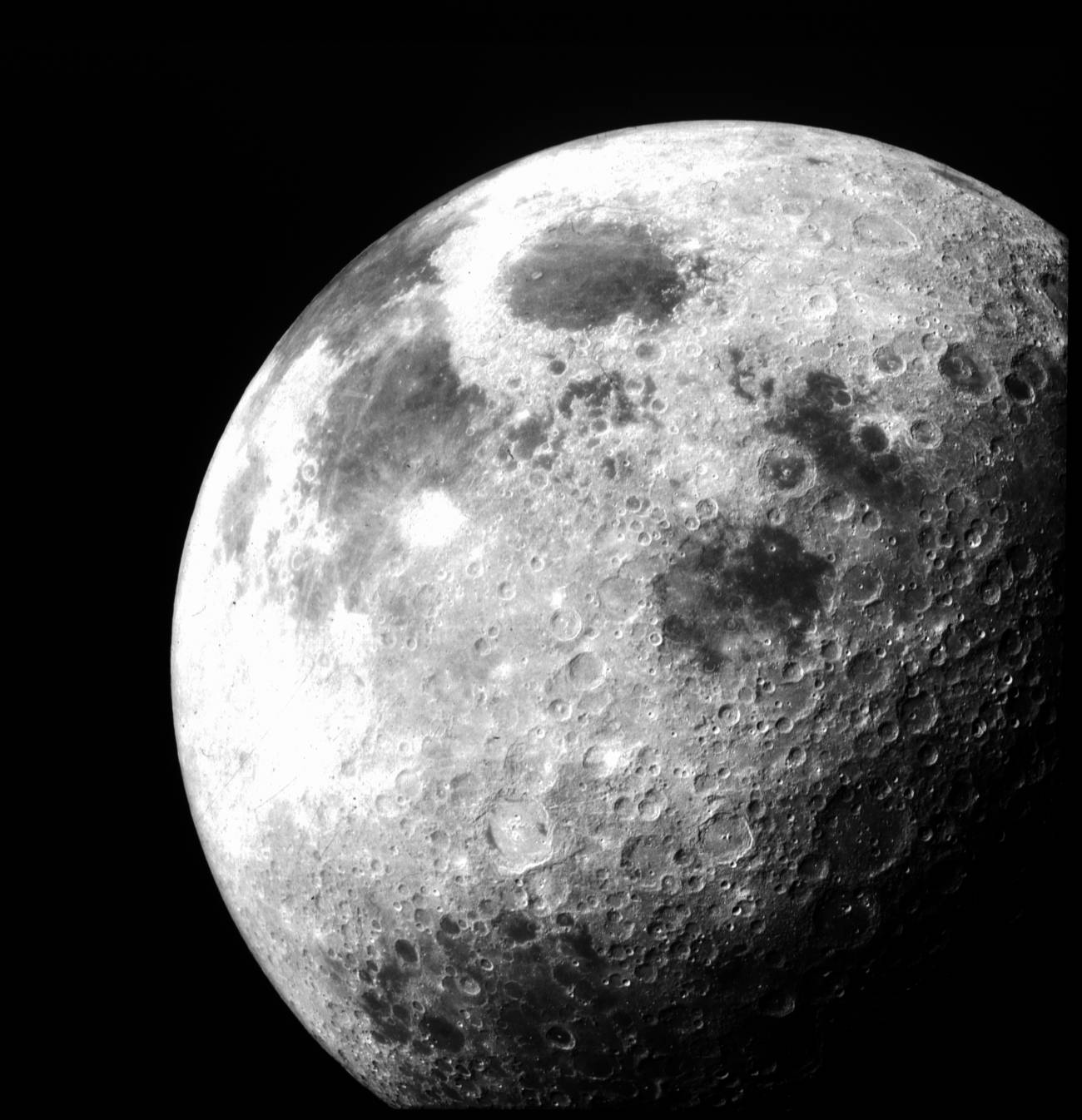 El viento del Sol puede inducir la formación de agua en la Luna