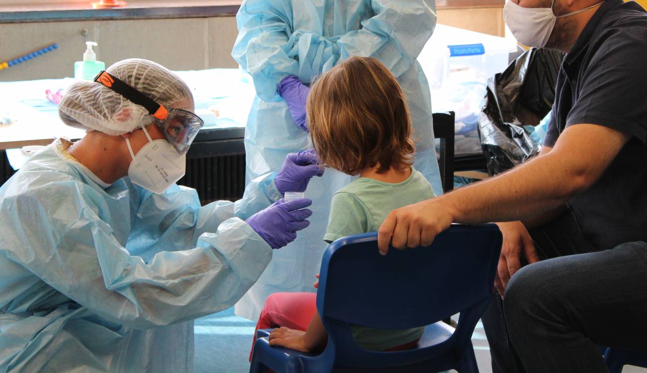 Escuelas de verano infantiles muestran una transmisión del SARS-CoV-2 seis veces menor que en la población general