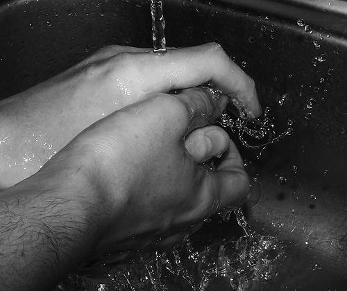 España reclama la higiene de manos en los centros sanitarios por la seguridad del paciente