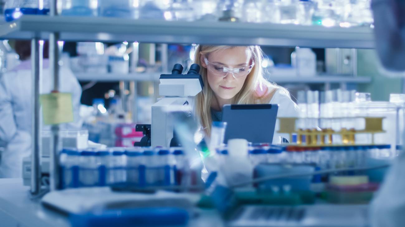 Estereotipos y acoso sexual siguen obstaculizando la carrera de las jóvenes investigadoras