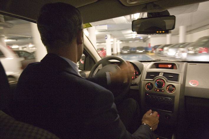 Estudian la relación entre los trastornos del sueño y la percepción del riesgo de los conductores que los padecen 