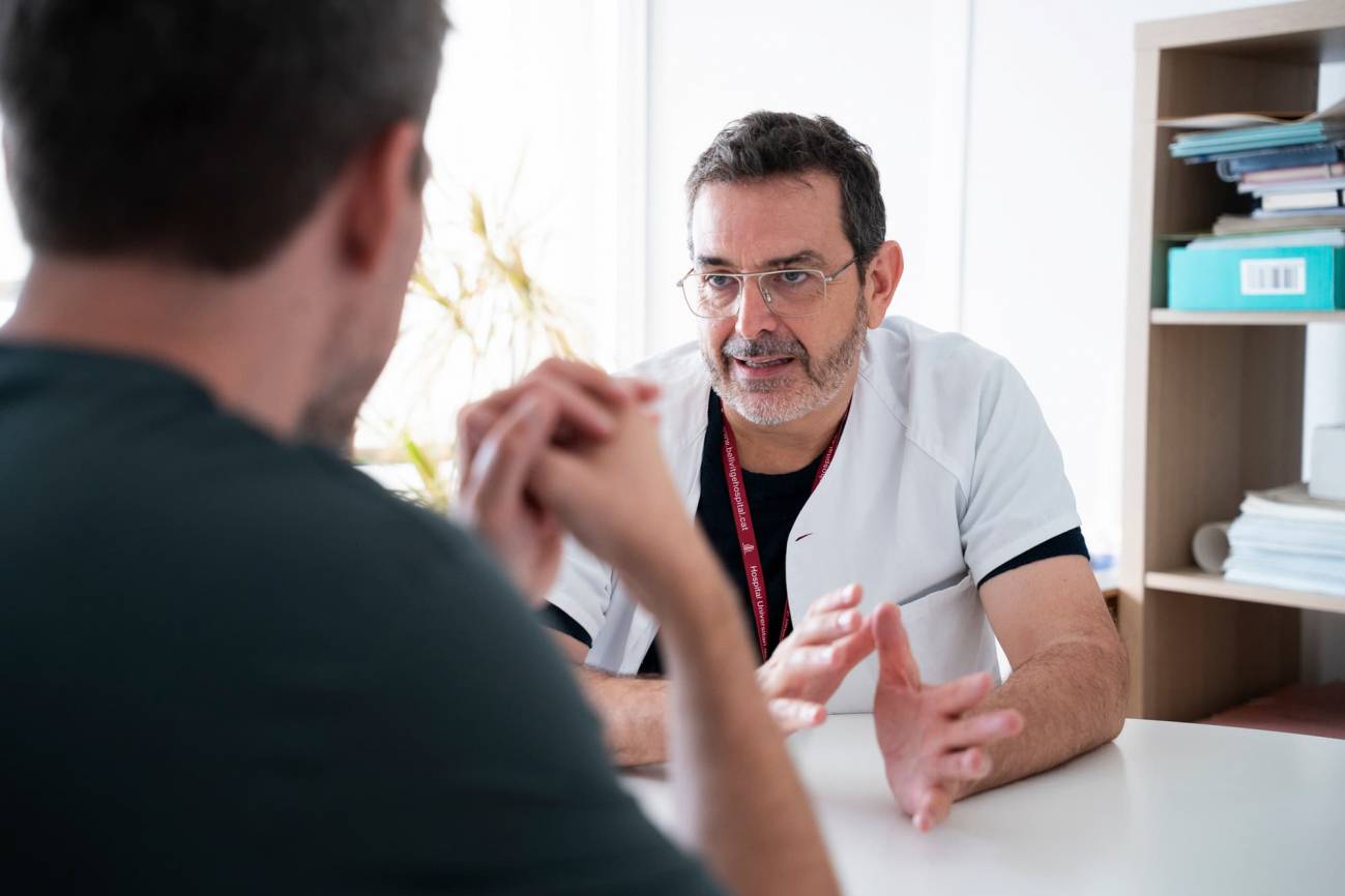 Medico en consulta