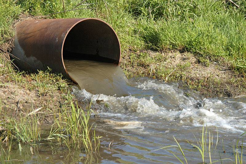 Es necesario buscar tratamientos alternativos que permitan una degradación eficiente de los contaminantes orgánicos en las aguas residuales.