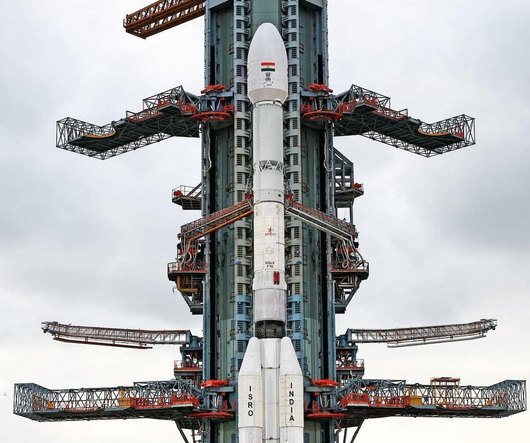 India y la NASA lanzan un satélite al espacio para anticipar desastres naturales