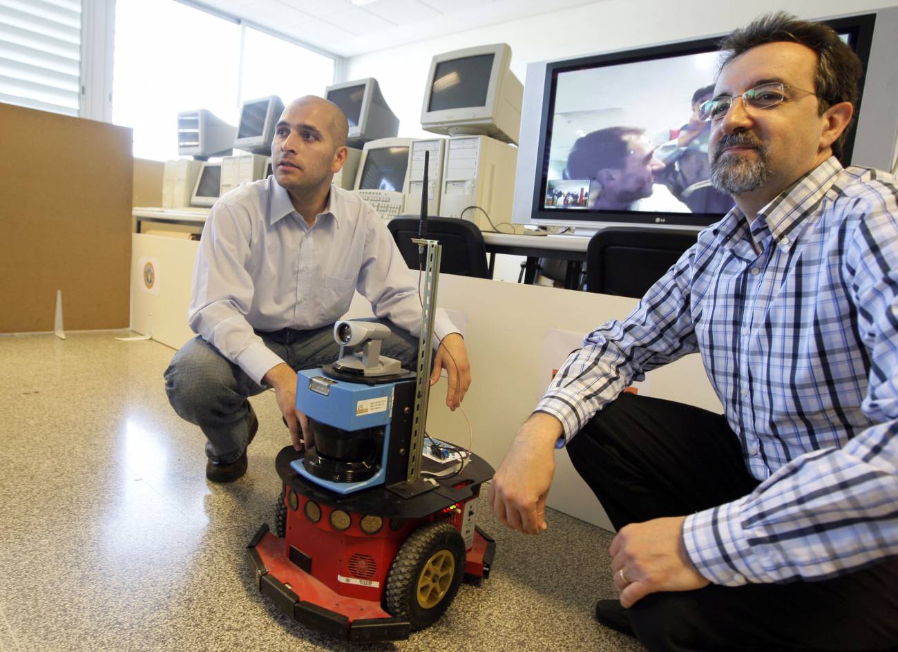 Investigadores de la Universidad de Zaragoza desarrollan una tecnología que permite mover objetos con la mente a muy larga distancia y en tiempo real