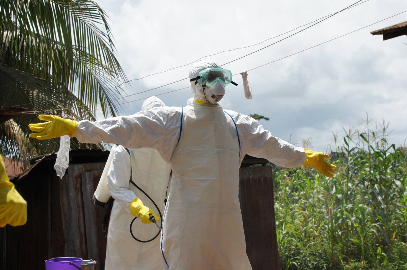Investigadores españoles afirman que la protección respiratoria frente al ébola no siempre es necesaria 