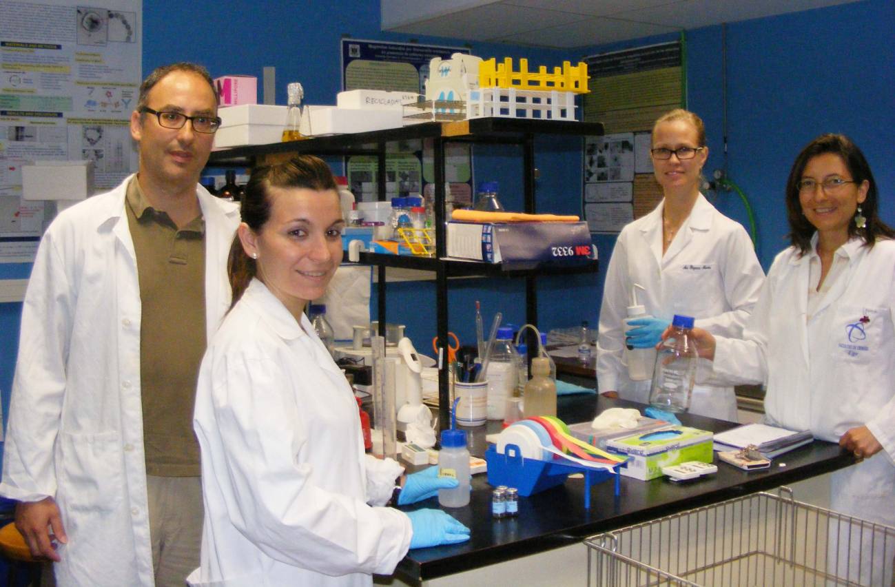 Investigadores del Departamento de Mineralogía y Petrología de la Universidad de Granada / Fundación Descubre