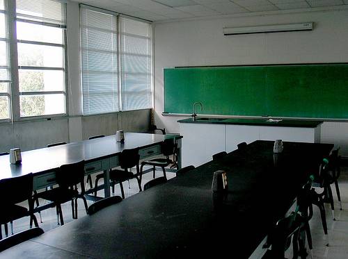 Un estudio de la Universidad de Zaragoza muestra la relación del cansancio emocional de los docentes con la ausencia de recompensas. Imagen: cdsessums