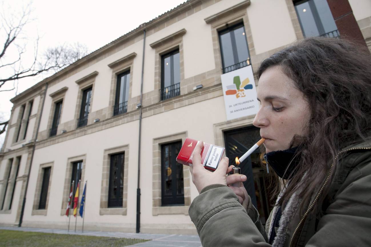 La OMS promueve el aumento de impuestos al tabaco para reducir su consumo entre jóvenes