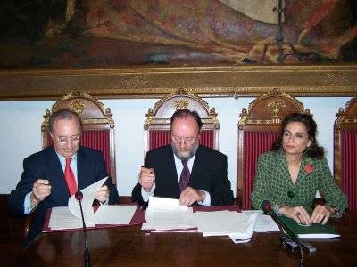 La Universidad de Granada y los laboratorios Rovi acuerdan un proyecto integral de investigación