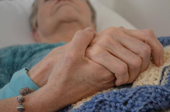 La vacuna de la gripe es efectiva para evitar hospitalizaciones en mayores
